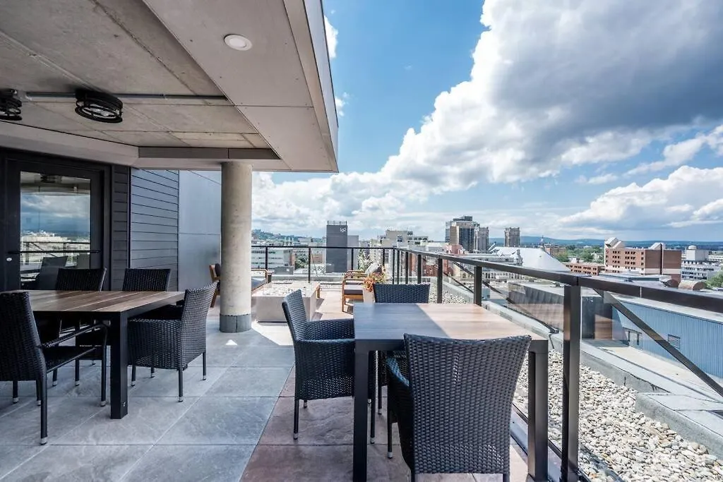 INITIAL / Parisianer / Centre-ville de Québec Appartement
