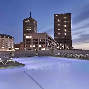 4* מלון Hilton